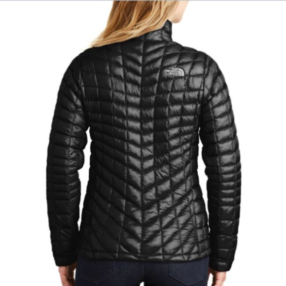 North Face® $100 off❤️Ladies Thermoball™ Trekker Jacket - Picture 4 of 12
